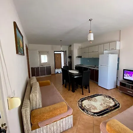 Rayde Apartment *